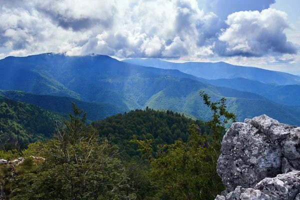 Landscape with limestone mountains — Stock Photo, Image