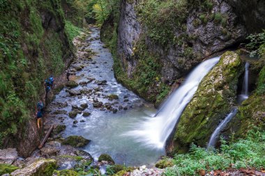  dağ duvar tırmanma yürüyüşçü