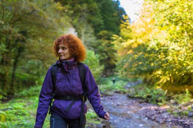 sırt çantası ile kadın fiyatı