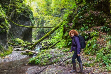sırt çantası ile kadın fiyatı