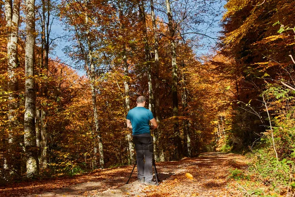 Professioneller Naturfotograf — Stockfoto