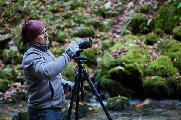 キャニオンを撮影するカメラマン — ストック写真