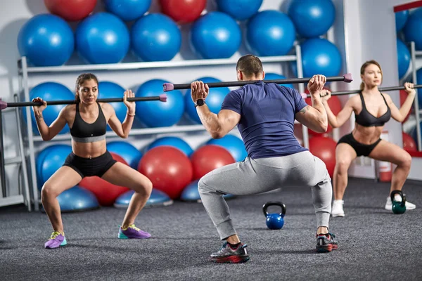Fitness Trainer Students Doing Fitbar Workout Legs — Stock Photo, Image