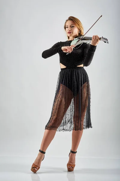 Vrouw Violist Studio Opname — Stockfoto