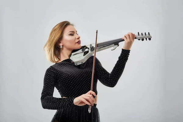 Woman Violin Player Studio Shot — Stock Photo, Image
