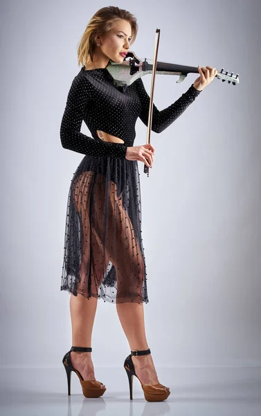 Woman Violin Player Studio Shot — Stock Photo, Image