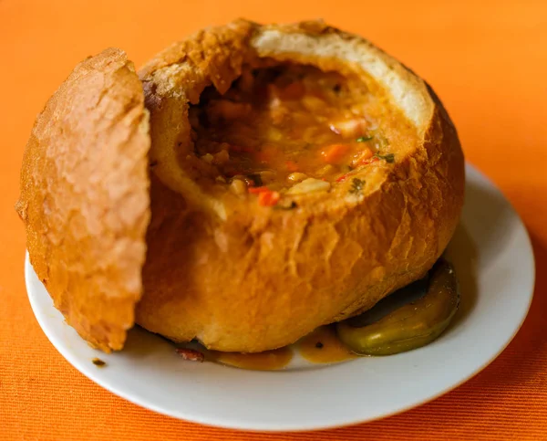 Guisado Feijão Tigela Pão Uma Especialidade Romena — Fotografia de Stock