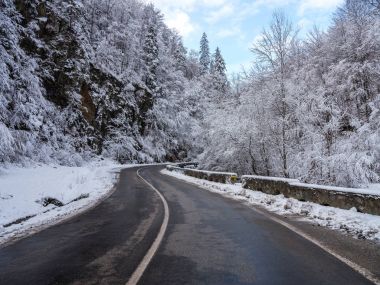 Romanya 'nın Fagaras dağlarındaki Transfagarasan otoyolu