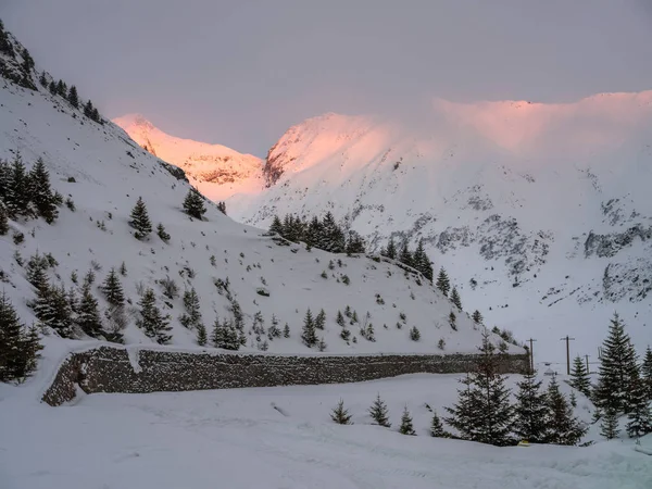 Road Covered Snow Mountains — Stock Photo, Image