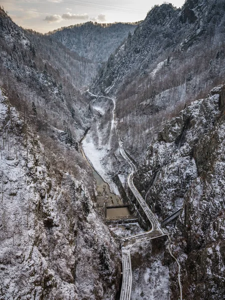 ルーマニア ファガラス山脈のトランスファガラーサン高速道路 — ストック写真