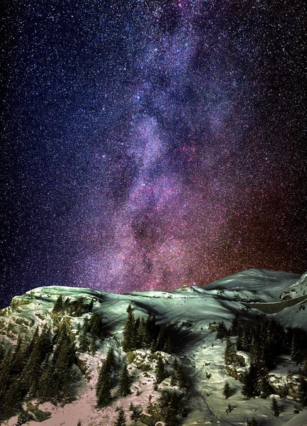银河系和山 — 图库照片