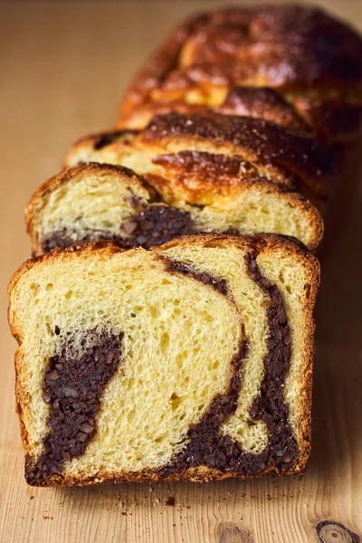 Freshly baked sponge cake — Stock Photo, Image