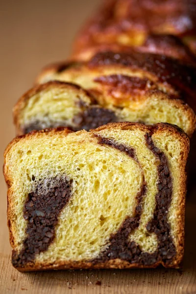 Freshly baked sponge cake — Stock Photo, Image