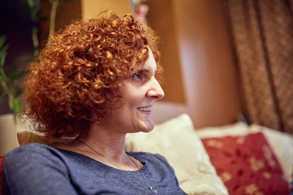 Closeup Middle Aged Redhead Woman Indoor — Stock Photo, Image