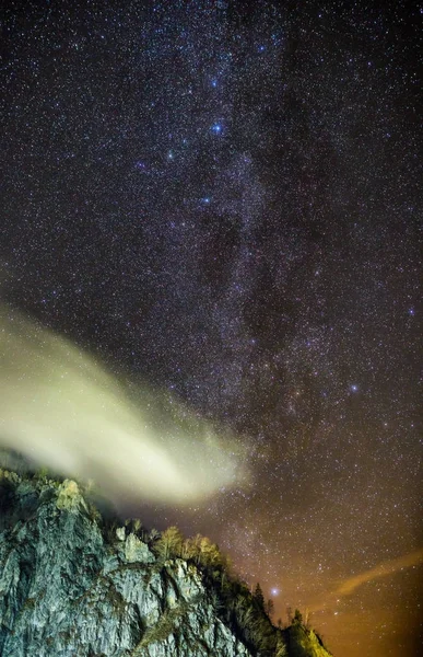 Paesaggio Invernale Con Montagne Cielo Stellato — Foto Stock