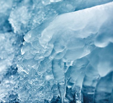güzel buz sarkıtları Close-Up şelale kurdu 