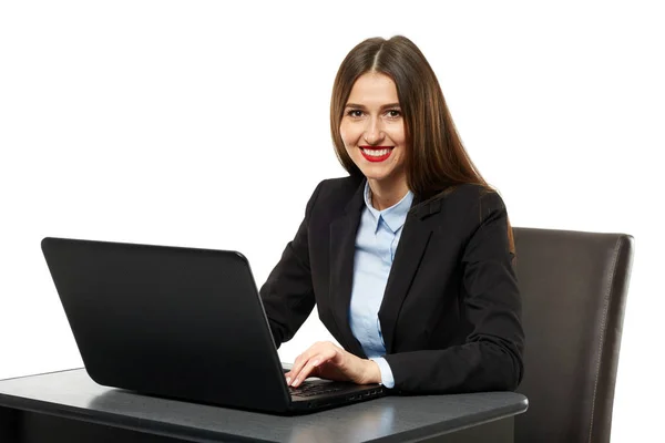 Junge Geschäftsfrau Arbeitet Schreibtisch Laptop — Stockfoto