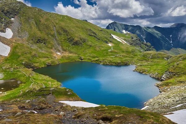 Paysage Avec Lac Montagne Parcelles Neige — Photo