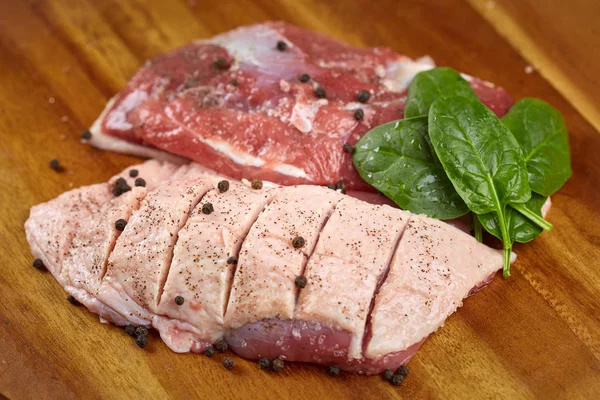 Raw Seasoned Duck Breast Spinach Leaves Wooden Board — Stock Photo, Image