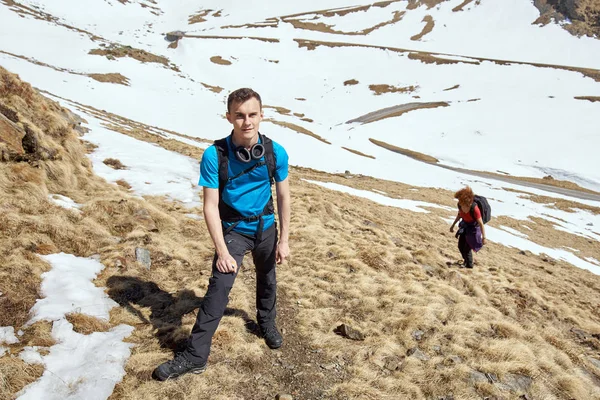 Family Hiking Rocky Mountains Springtime — Stock Photo, Image