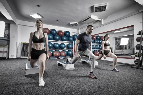 Fitness Coach Young Women Doing Lunges Gym — Stock Photo, Image