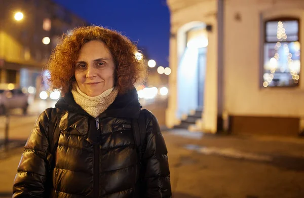 Curly Hair Redhead Woman Winter Coat Walking Urban Environment Night — Stock Photo, Image