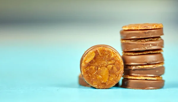 Close Van Stapel Spijsvertering Haver Koekjes Geglazuurd Chocolade — Stockfoto