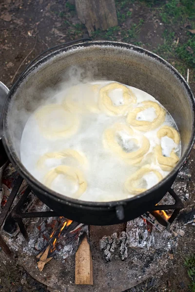 Vue Dessus Des Bagels Faits Maison Bouillants Dans Campagne — Photo