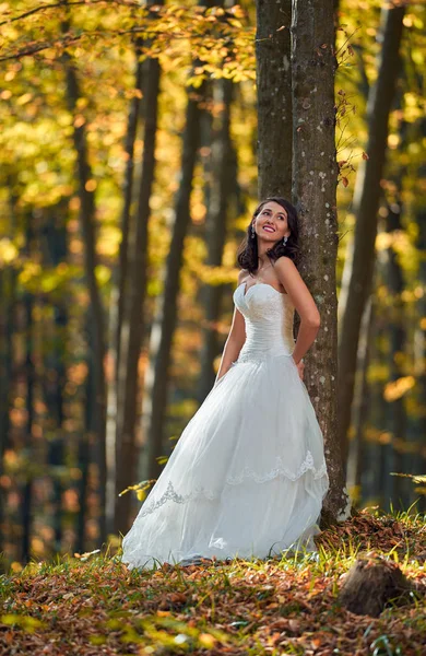 Candid Portrait Beautiful Bride Her Wedding Dress Forest — ストック写真