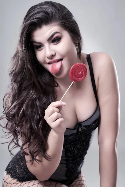 Studio Záběr Krásné Latino Modelu Šedém Pozadí — Stock fotografie