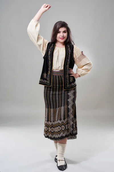 Young Romanian Woman Traditional Folklore Costume — Stock Photo, Image