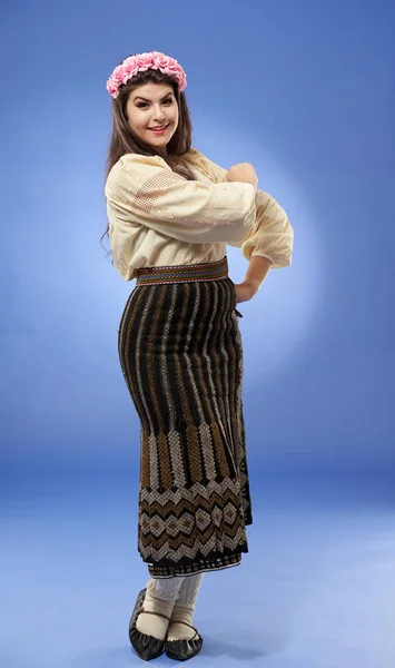 Mujer Rumana Joven Traje Folclórico Tradicional —  Fotos de Stock