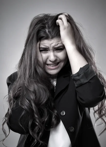 Πολύ Θυμωμένος Και Απογοητευμένος Επιχειρηματίας Τραβώντας Μαλλιά Της — Φωτογραφία Αρχείου