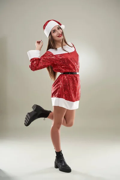 Retrato Comprimento Total Uma Mulher Sexy Santa Ajudante Traje Natal — Fotografia de Stock