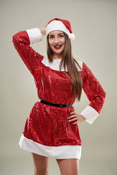 Vacker Ung Kvinna Som Santa Hjälpare Röd Kostym — Stockfoto