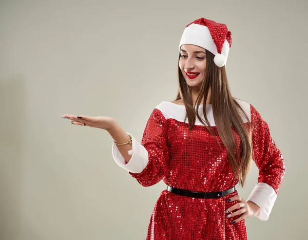 Красивая Молодая Женщина Костюме Санта Клауса — стоковое фото
