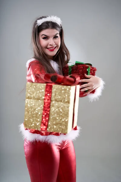 Belle Jeune Fille Santa Avec Des Cadeaux Donner — Photo