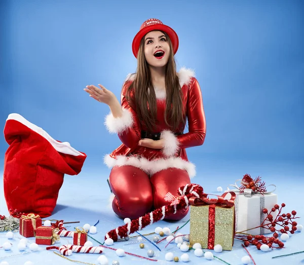 Santa Ragazza Con Regali Natale — Foto Stock