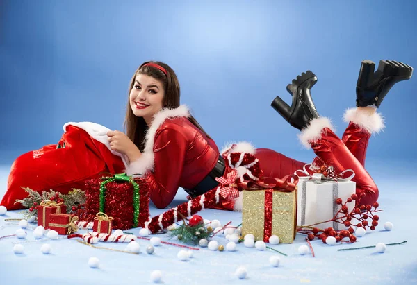Santa Menina Com Presentes Para Natal — Fotografia de Stock