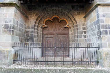 Brasov Bv, Romanya - 15 Aralık 2019: Ortaçağ tarihi merkezi Siyah Kilise