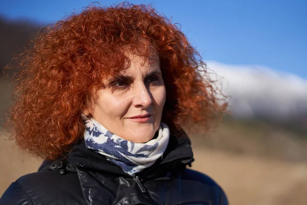 Closeup Beautiful Curly Hair Redhead Woman Outdoor — Stock Photo, Image