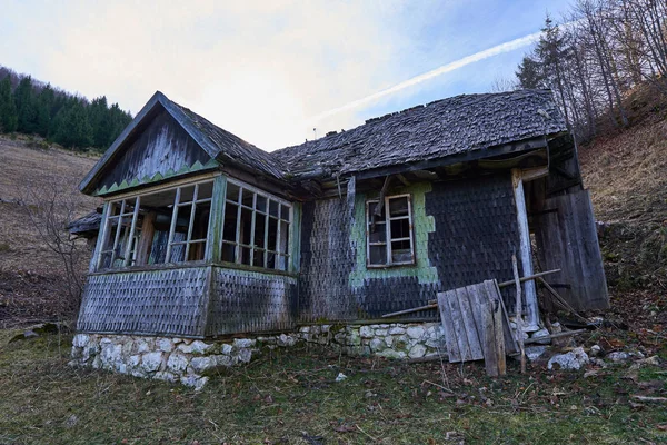 Casa Arruinada Abandonada Las Montañas — Foto de Stock