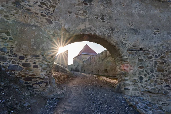 Středověká Pevnost Gotickém Stylu Kamennými Zdmi — Stock fotografie