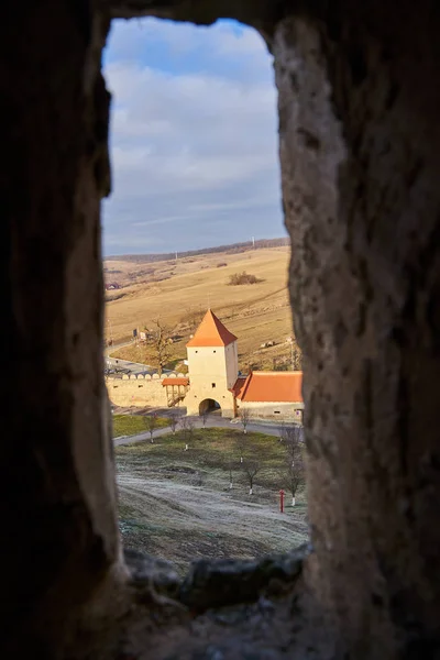 Kis Ablak Egy Középkori Erőd Falán — Stock Fotó