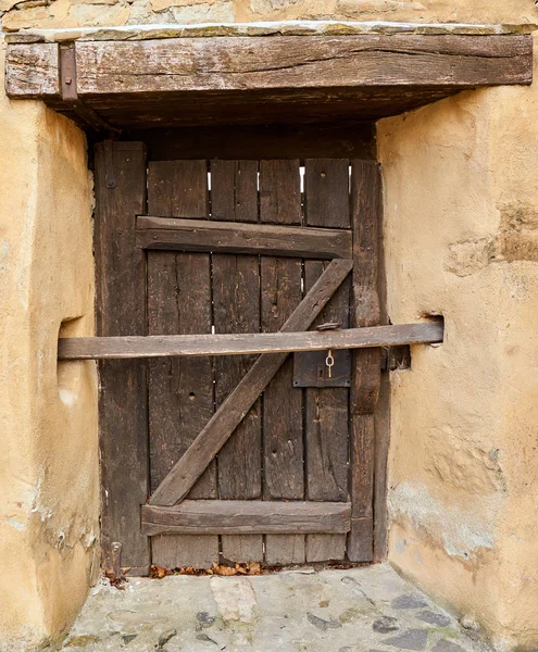 Oude Houten Deur Een Fort — Stockfoto