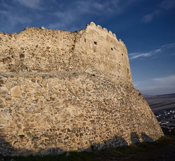 丘の上に中世の要塞遺跡 — ストック写真