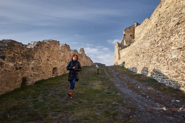 Woman Tourist Visiting Medieval Fortress — Stock Photo, Image