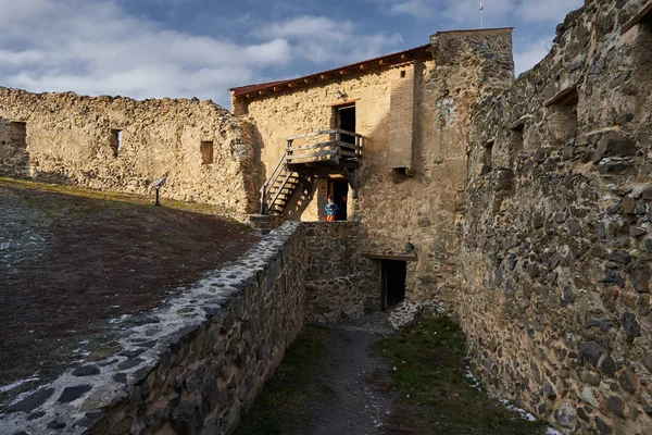 Середньовічні Руїни Фортеці Вершині Пагорба — стокове фото