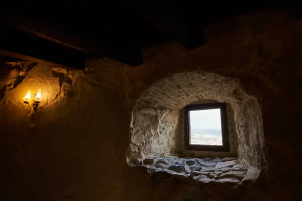 Pequena Janela Parede Uma Fortaleza Medieval — Fotografia de Stock