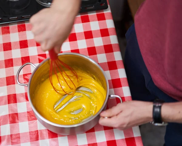 Fabrication Crème Brulée Délicieux Dessert Français — Photo